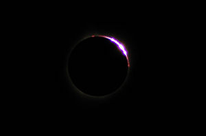 2017年8月21日10時21分(現地時間),NikonD40+Zoom-Nikor 70-300mm:300mm,ISO400,f8,1/4000sec